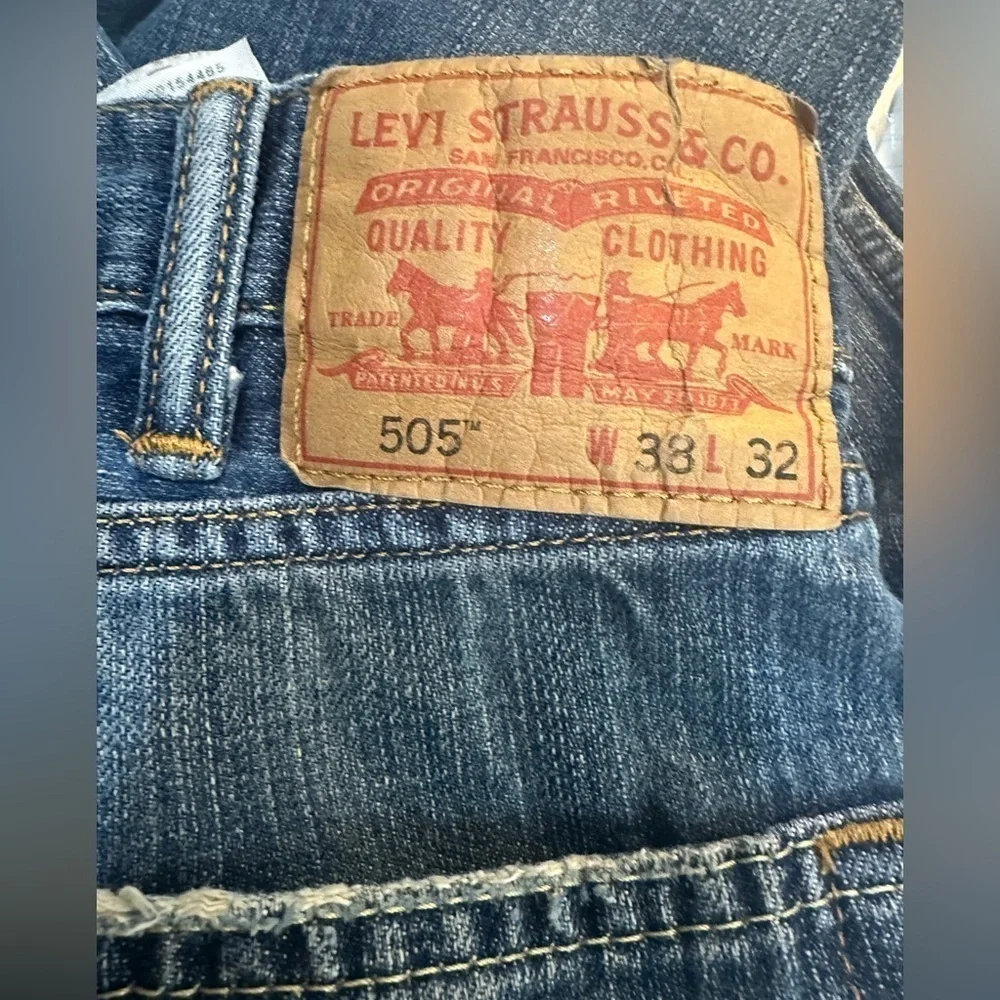 Levi's 505 Red Tag Men's Distressed Denim Jeans 38 x 32